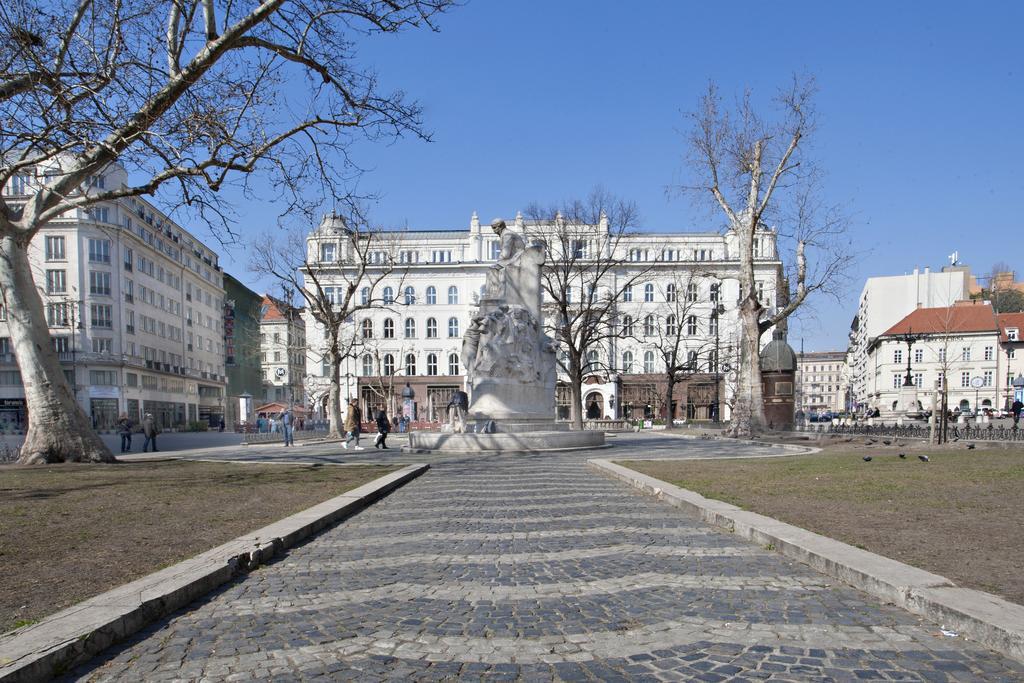 Diana Apartment On Vaci Utca Budapest Exterior foto