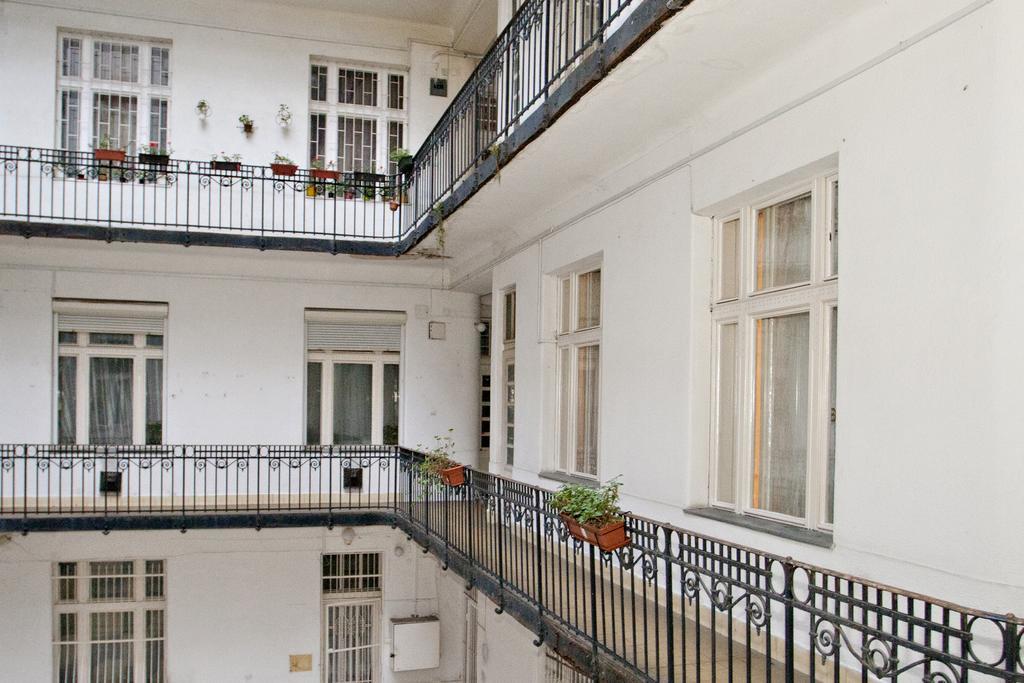 Diana Apartment On Vaci Utca Budapest Exterior foto