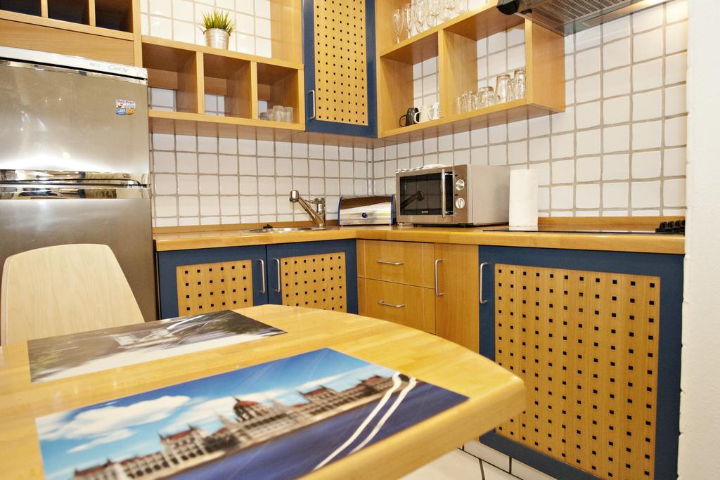 Diana Apartment On Vaci Utca Budapest Exterior foto